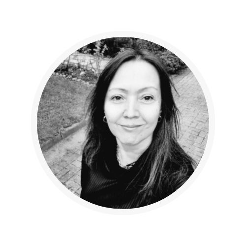 HER ŞEYİN BAŞI ELMA